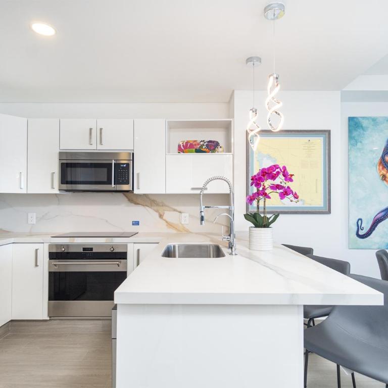 Lavish 1 bedroom Beach Front Condominium Encantame C-1603 - Vacation Home - 18