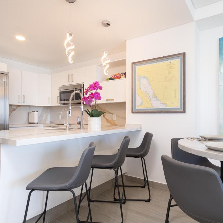 Lavish 1 bedroom Beach Front Condominium Encantame C-1603 - Vacation Home - 22