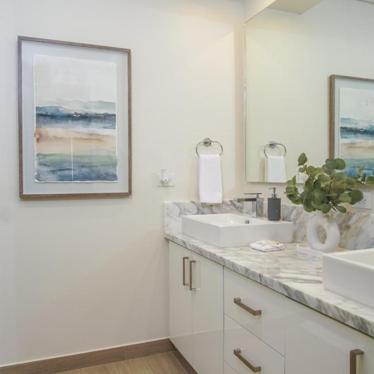 Luxury modern condo at Encantame Towers E1405 - Vacation Home - 28