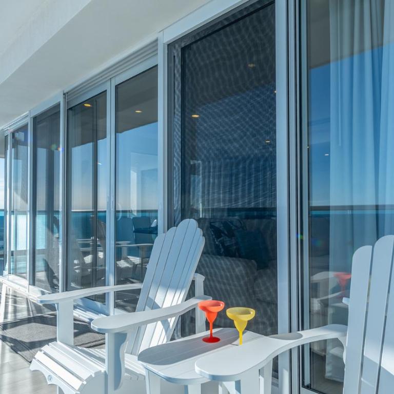 Impressive & beautiful 3 bedroom unit Ocean Front Encantame Velero-2301 - Casa - 11