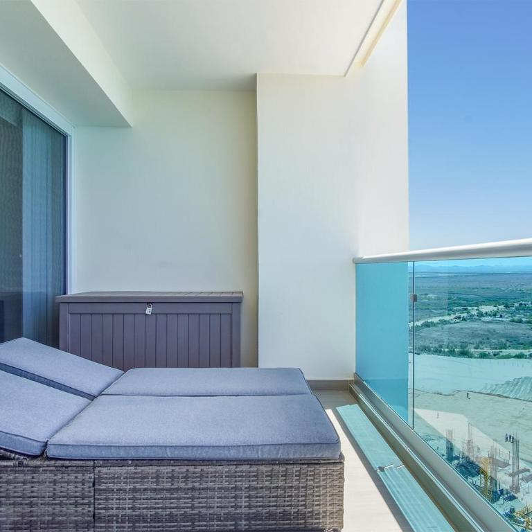 Luxury modern condo at Encantame Towers E1405 - Vacation Home - 35