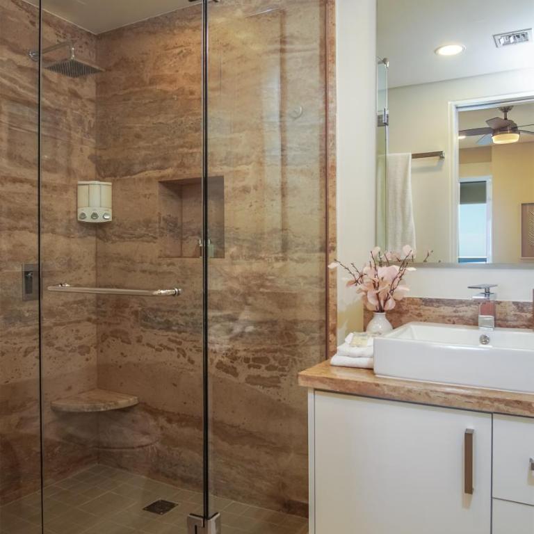 Luxury modern condo at Encantame Towers E1405 - Vacation Home - 30