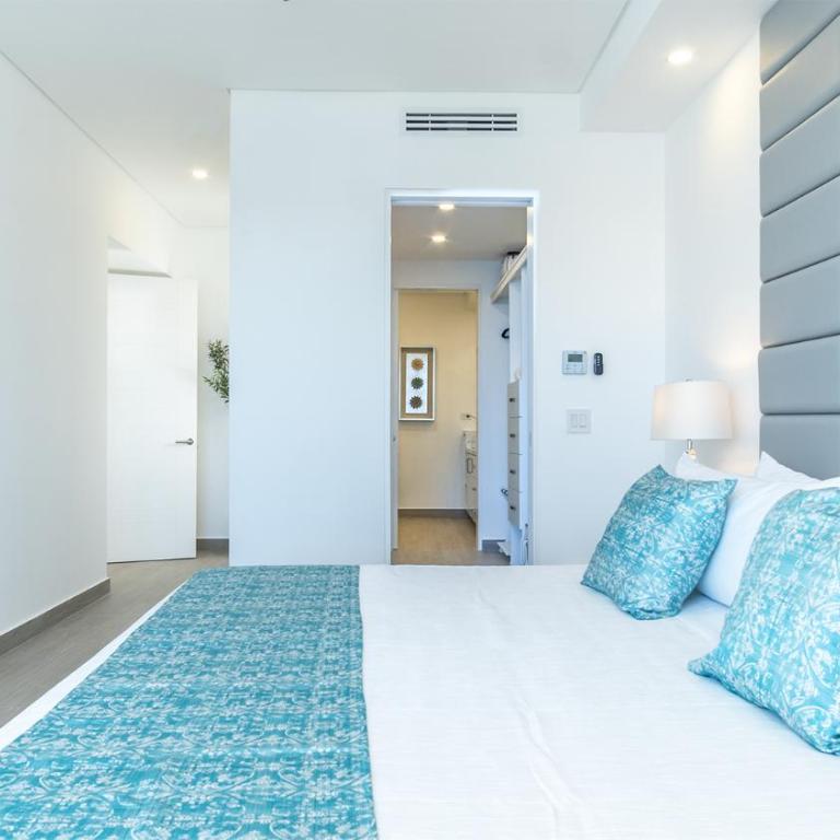 Impressive & beautiful 3 bedroom unit Ocean Front Encantame Velero-2301 - Casa - 1