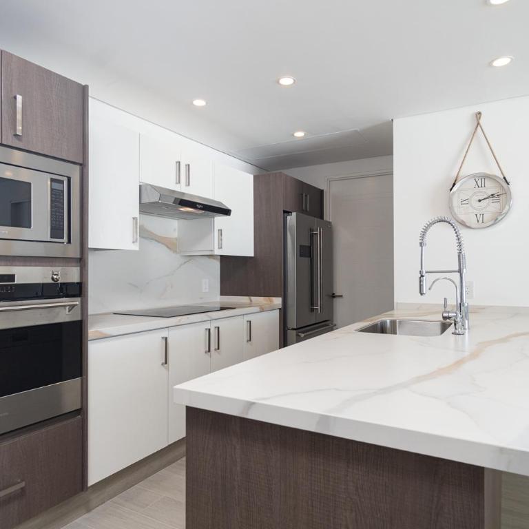 Splash in New Lazy River/Stay in Modern Luxury Encantame 702 - Vacation Home - 12