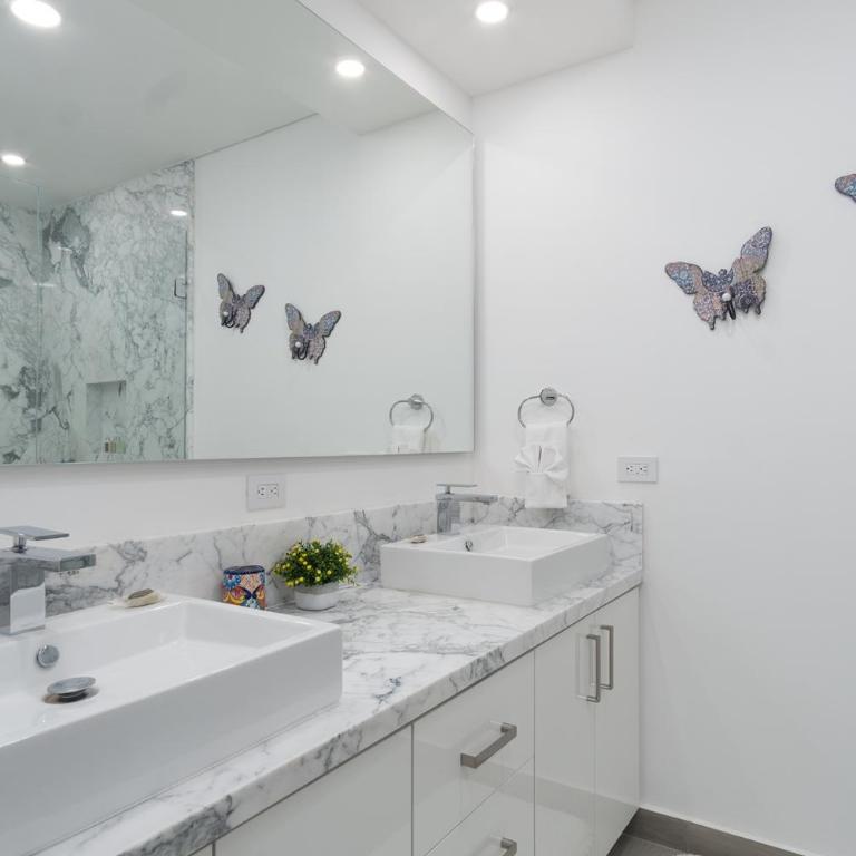 Splash in New Lazy River/Stay in Modern Luxury Encantame 702 - Vacation Home - 18