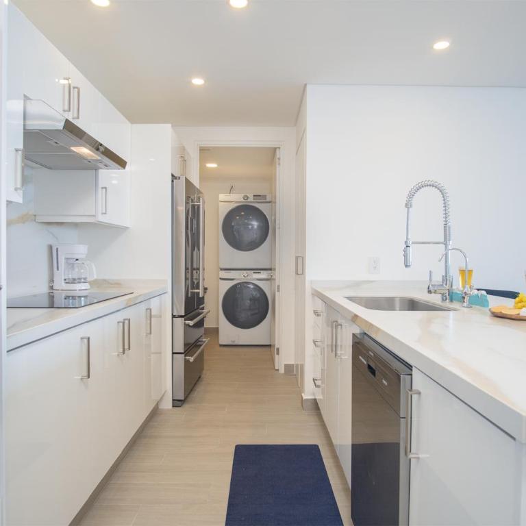 Stunning 2BR condo at Encantame Towers Velero 2302 in playa Encanto - Vacation Home - 4