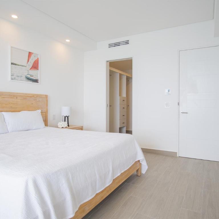 Stunning 2BR condo at Encantame Towers Velero 2302 in playa Encanto - Vacation Home - 17