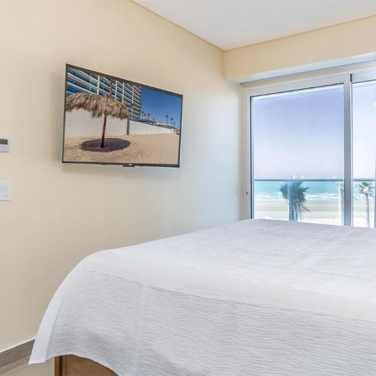 Splash in The New Lazy River/Stay in Modern Luxury Encantame Viento 303 - Vacation Home - 15