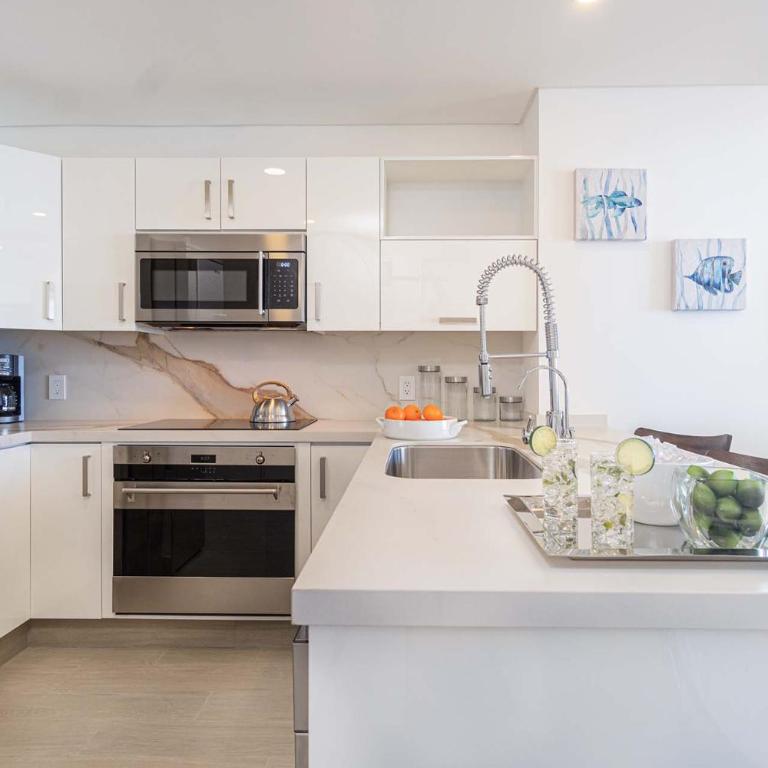 Splash in New Lazy River/Stay in Modern Luxury Encanatmae 703 - Vacation Home - 6