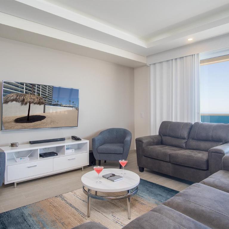 Family Paradise Splash in The New Lazy River and Sleep In Luxury Encantame Towers C 1701 - Vacation Home - 2
