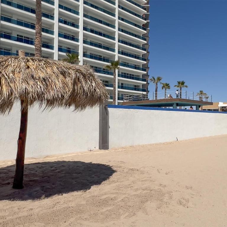 Family Paradise Splash in The New Lazy River and Sleep In Luxury Encantame Towers C 1701 - Ferienhaus - 3