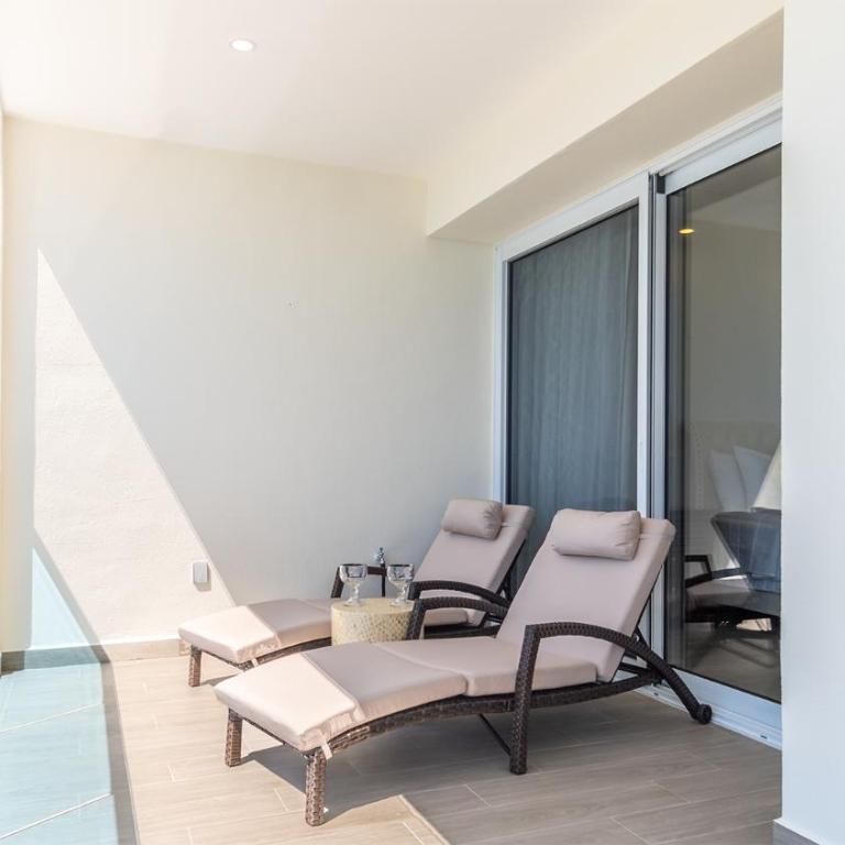 A Style Of Its Own 2 bedroom unit Encantame Viento 1202 - Vacation Home - 27