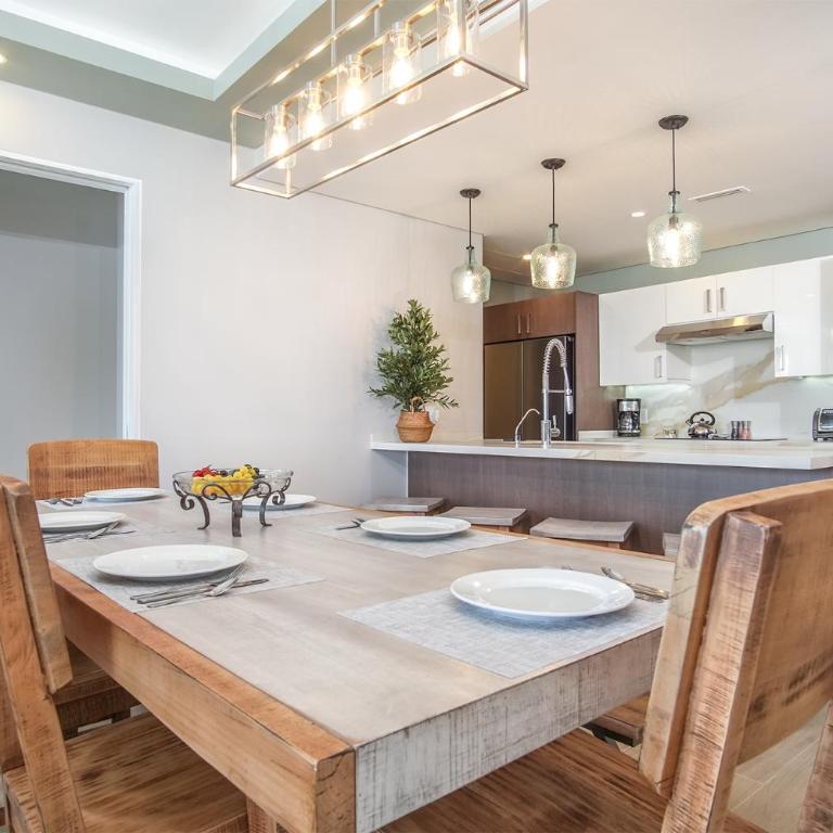 Imagine coming to this gorgeous 2 bedroom condo E1002 - Casa - 7