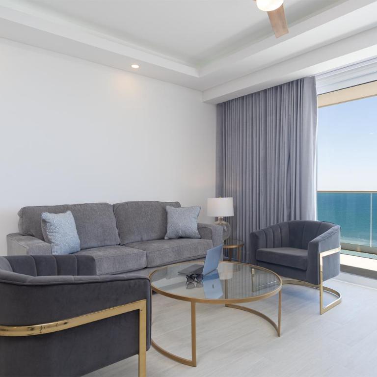 Spectacular 2 bedroom 2bathroom Beach Front Condominium at Encantame C1002 - Casa - 2
