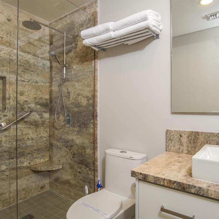 Imagine coming to this gorgeous 2 bedroom condo E1002 - Casa - 16