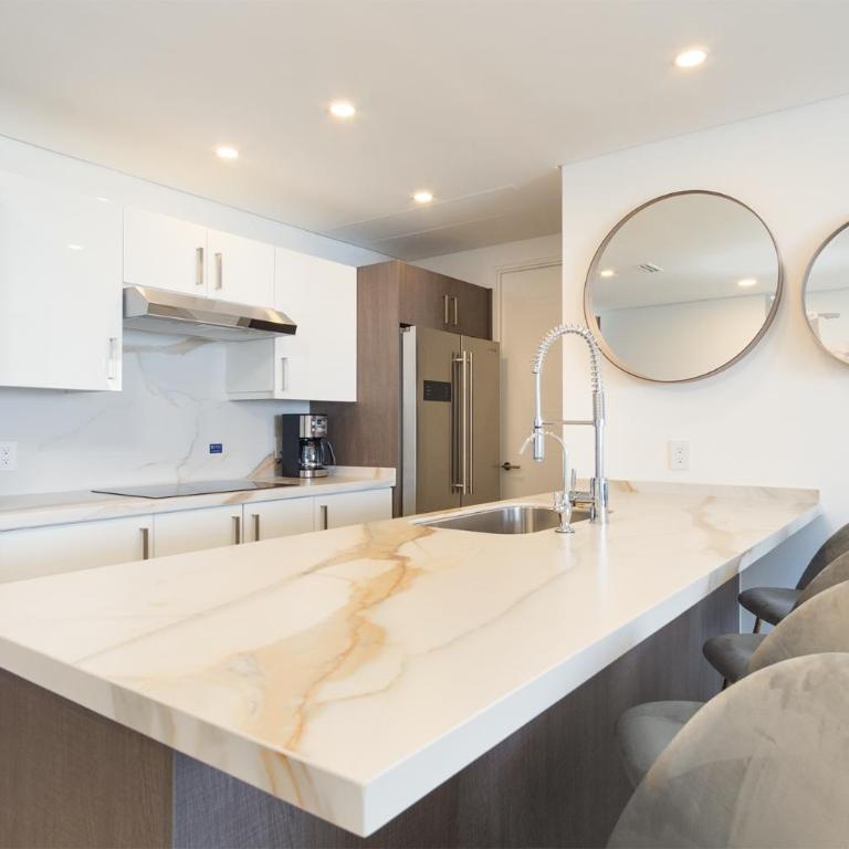 Spectacular 2 bedroom 2bathroom Beach Front Condominium at Encantame C1002 - Casa - 5