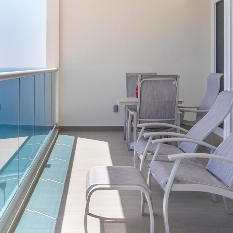 Imagine coming to this gorgeous 2 bedroom condo E1002 - Casa - 20