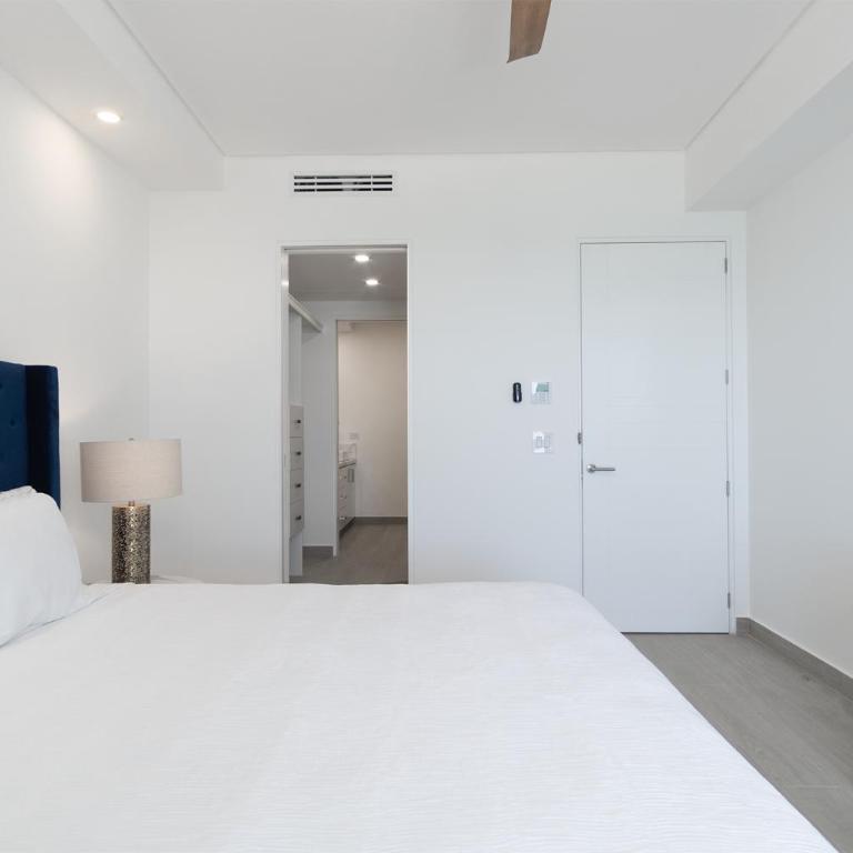 Spectacular 2 bedroom 2bathroom Beach Front Condominium at Encantame C1002 - Casa - 15