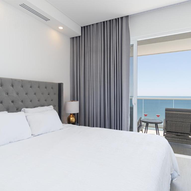 Spectacular 2 bedroom 2bathroom Beach Front Condominium at Encantame C1002 - Casa - 23