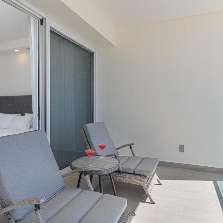 Spectacular 2 bedroom 2bathroom Beach Front Condominium at Encantame C1002 - Casa - 27