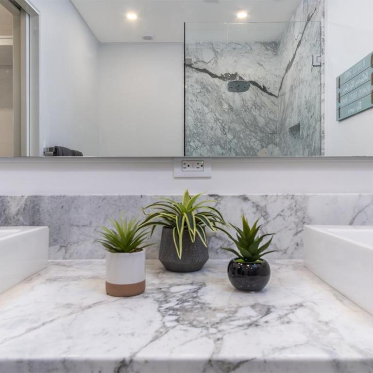 Splash into Summer- Beachfront Condo @ the new Encantame Towers Resort - Vacation Home - 17