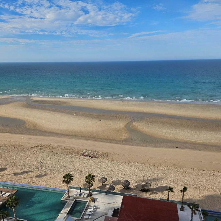 Luxury modern condo at Encantame Towers W1405 - Casa - 42