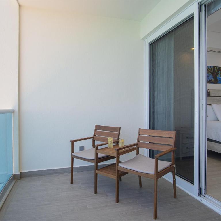 Lovely 1BR condo at Encantame Towers Velero 2303 - Vacation Home - 23
