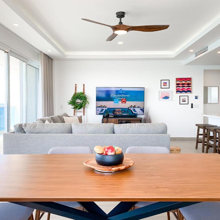 Stunning 2 bedroom Corner Beach Front Condominium Encantame C-1105 - Vacation Home - 10