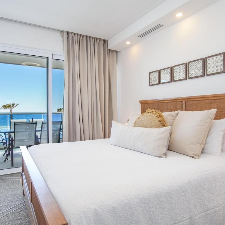 Gorgeous 2 bedroom condominium (Encantame Verano 204) - Vacation Home - 10