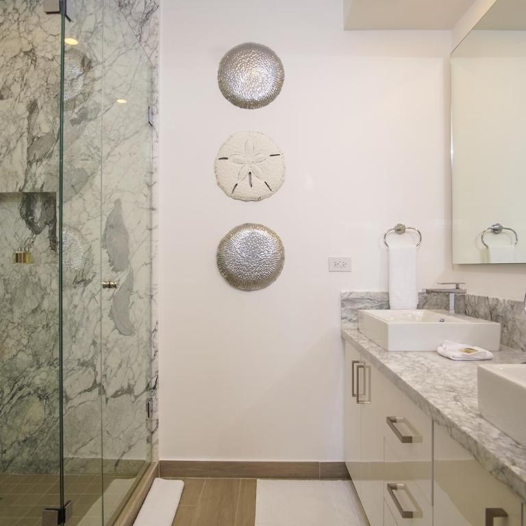Gorgeous 2 bedroom condominium (Encantame Verano 204) - Vacation Home - 18