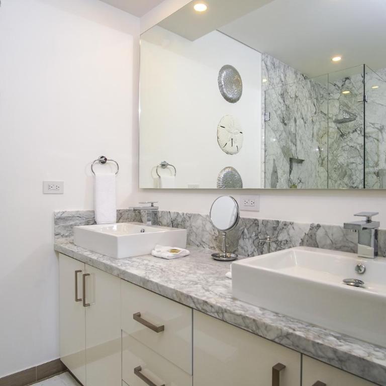 Gorgeous 2 bedroom condominium (Encantame Verano 204) - Vacation Home - 19