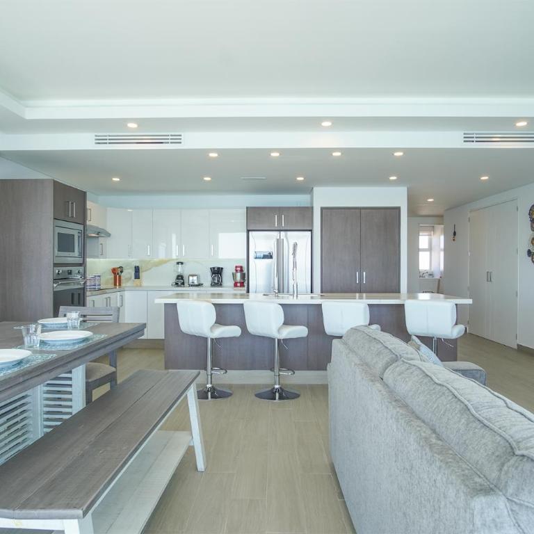 Breathtaking 3 bedroom condo Encantame Towers Velero 1801 - Vacation Home - 4