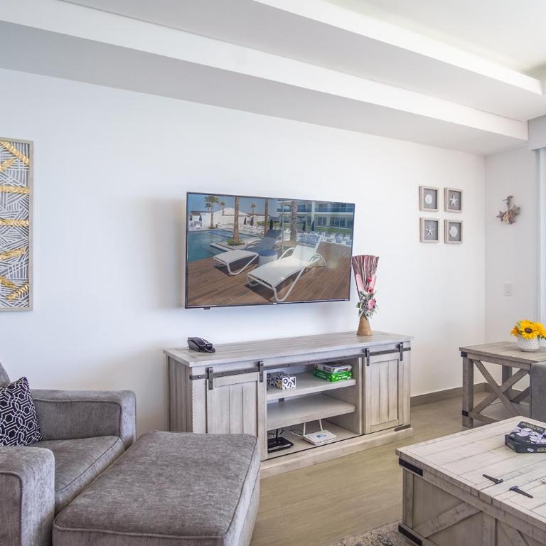 Breathtaking 3 bedroom condo Encantame Towers Velero 1801 - Vacation Home - 13