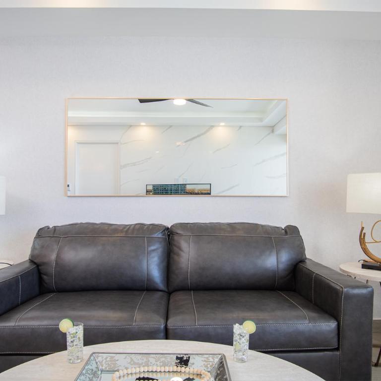 Stay in Luxury/Splash in New Lazy River this Winter Encanatame Towers 903 - Vacation Home - 2