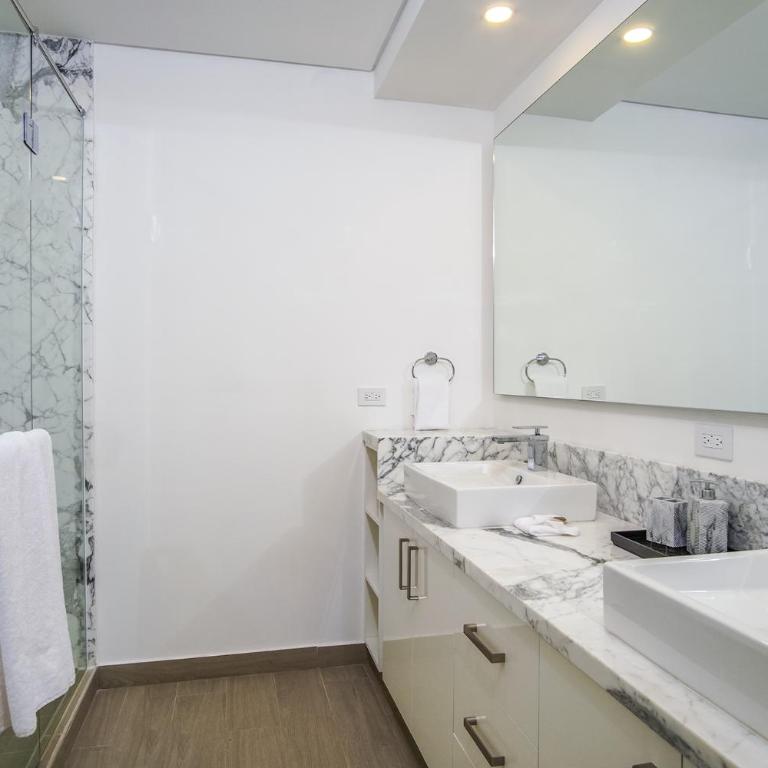Breathtaking 3 bedroom condo Encantame Towers Velero 1801 - Vacation Home - 15