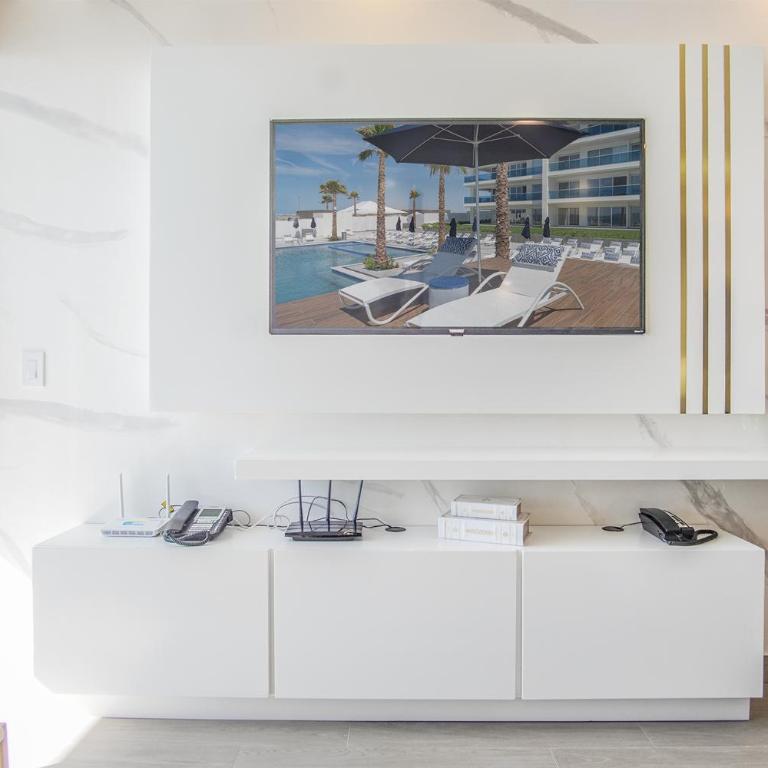 Stay in Luxury/Splash in New Lazy River this Winter Encanatame Towers 903 - Vacation Home - 7