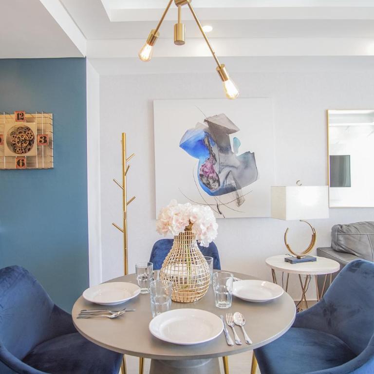 Stay in Luxury/Splash in New Lazy River this Winter Encanatame Towers 903 - Vacation Home - 10