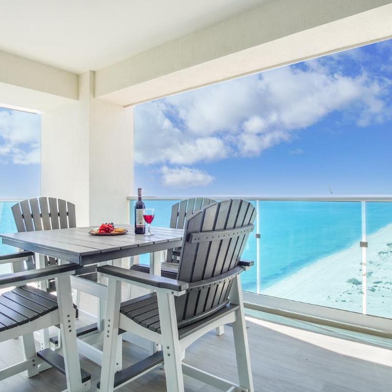 Breathtaking 3 bedroom condo Encantame Towers Velero 1801 - Vacation Home - 27