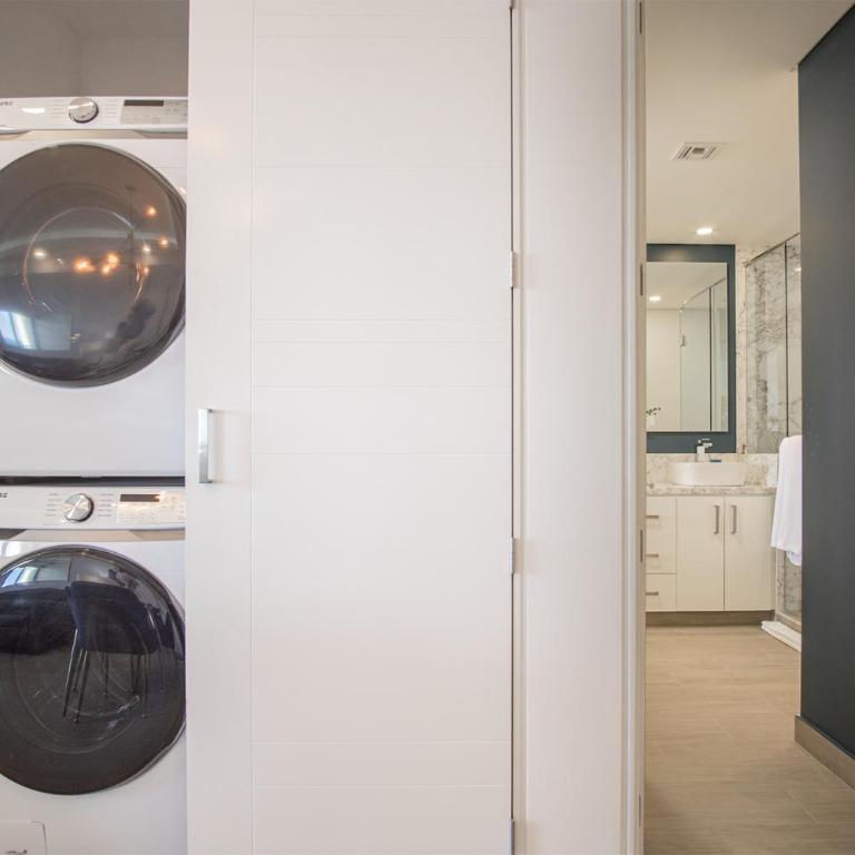 Stay in Luxury/Splash in New Lazy River this Winter Encanatame Towers 903 - Vacation Home - 22