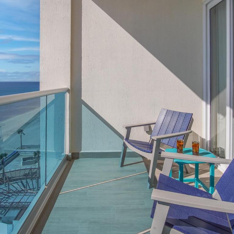 Stay in Luxury/Splash in New Lazy River this Winter Encanatame Towers 903 - Vacation Home - 26