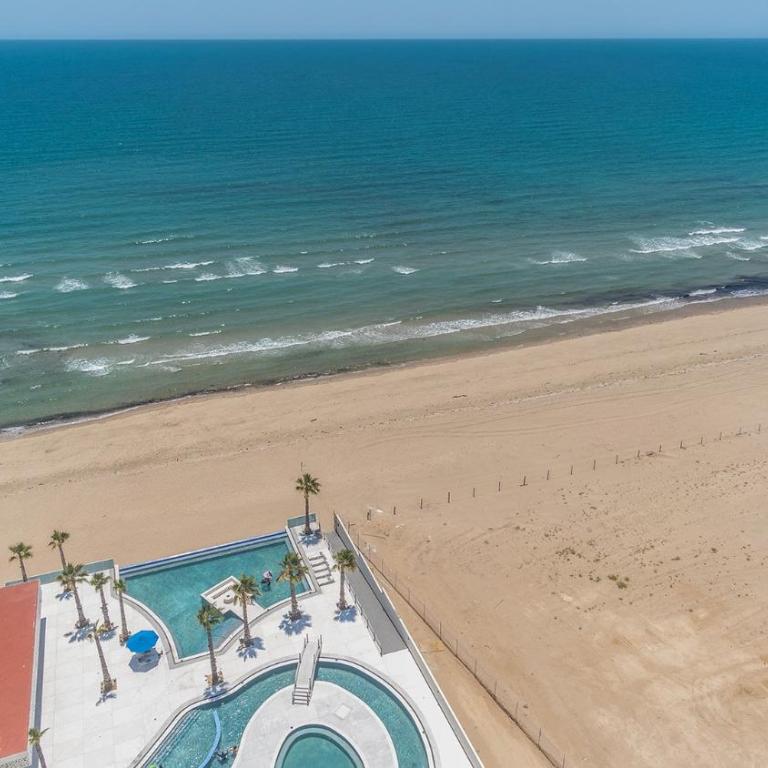 Unique condo by the beach at Encantame Towers W1803 - Casa - 21