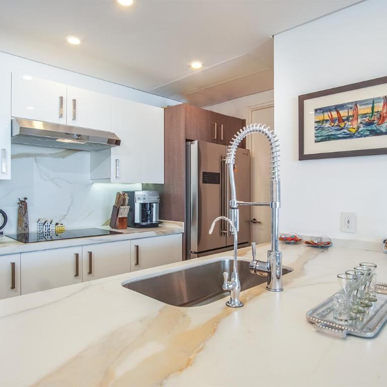 Sensational 2 bedroom condominium (Encantame Velero 1502) - Casa - 5