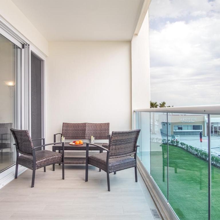 Modern Luxury, Beachfront, Ocean Views C203 Encantame - Vacation Home - 3