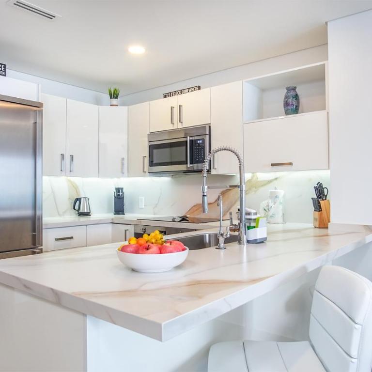 Modern Luxury, Beachfront, Ocean Views C203 Encantame - Vacation Home - 13