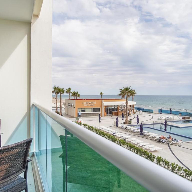 Modern Luxury, Beachfront, Ocean Views C203 Encantame - Vacation Home - 26