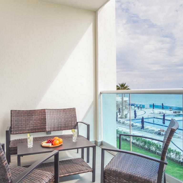 Modern Luxury, Beachfront, Ocean Views C203 Encantame - Vacation Home - 27