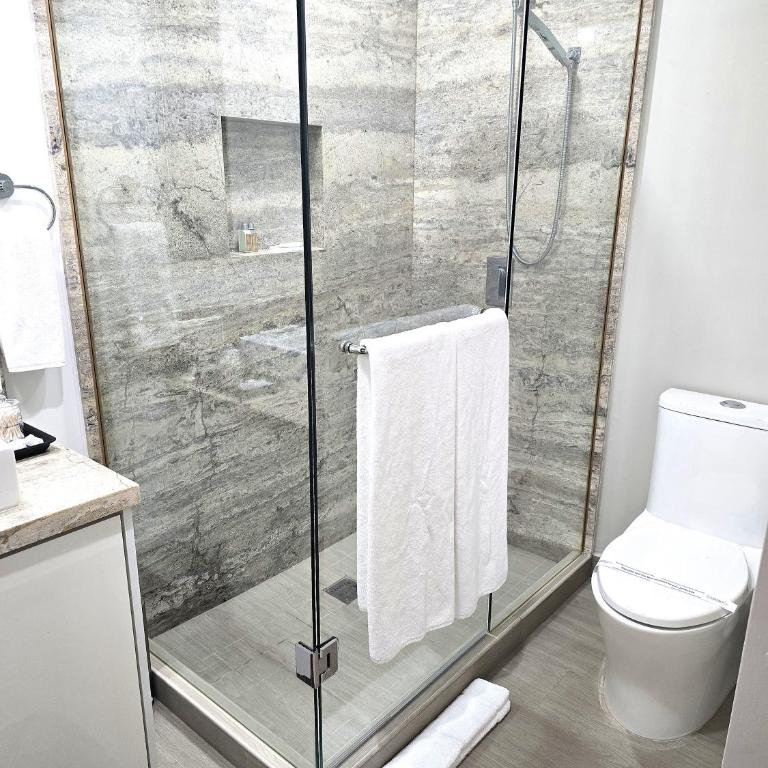Beautiful 2 bedroom Corner Beach Front Condominium Encantame Velero 905 - Casa - 26