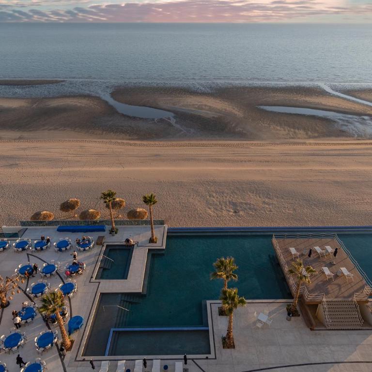 Beautiful 2 bedroom Corner Beach Front Condominium Encantame Velero 905 - Casa - 42