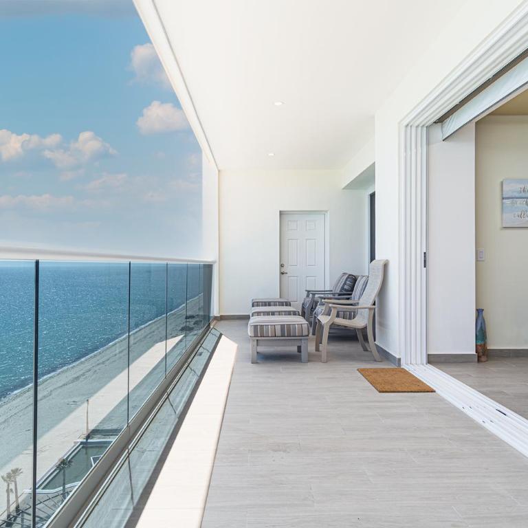 Splash in The New Lazy River and Sleep In Luxury Encantame Towers C 1204 - Vacation Home - 4
