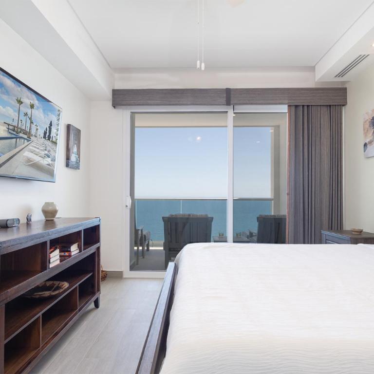 Splash in The New Lazy River and Sleep In Luxury Encantame Towers C 1204 - Vacation Home - 16